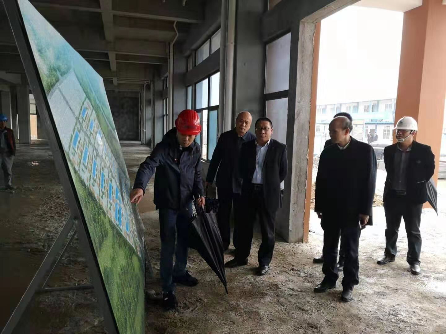 福建交通集團(tuán)總經(jīng)理陳可香深入莆田港務(wù)集團(tuán)一線調(diào)研 確保第一季度實(shí)現(xiàn)開門紅.jpg