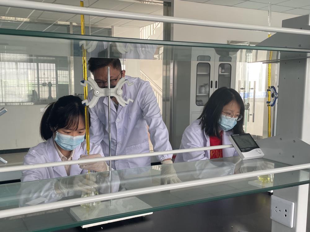 檢測員2.jpg 檢測員2.jpg