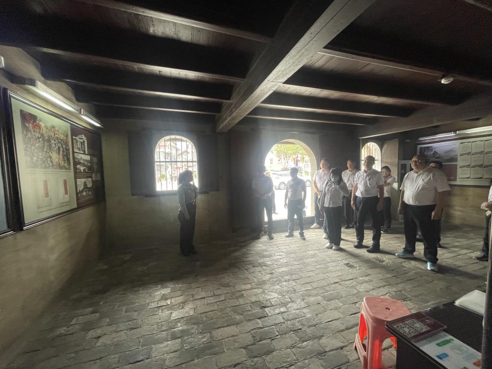 4e7819a0ecb34d1b105b8971e9e2eef.jpg 4e7819a0ecb34d1b105b8971e9e2eef.jpg